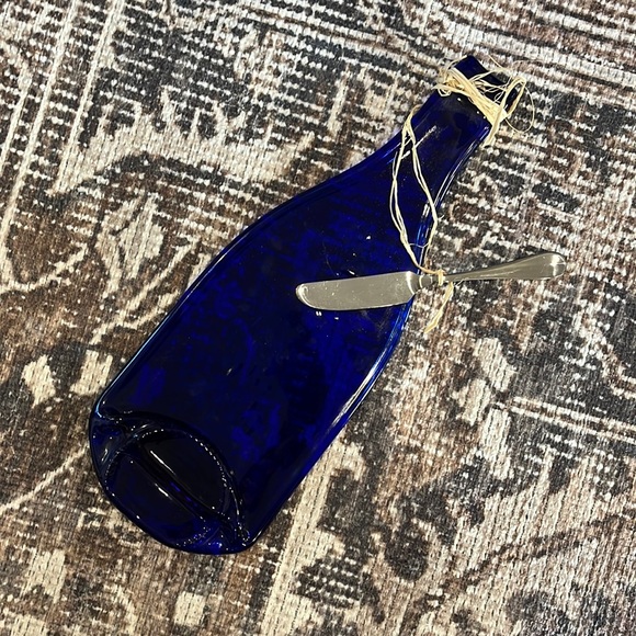 Wine Bottle Cheese Board - Picture 2 of 3